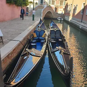 Central Lovely Typical Rialto Venice